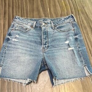 HIGH RISE STRAIGHT OLD NAVY JEAN SHORTS 12